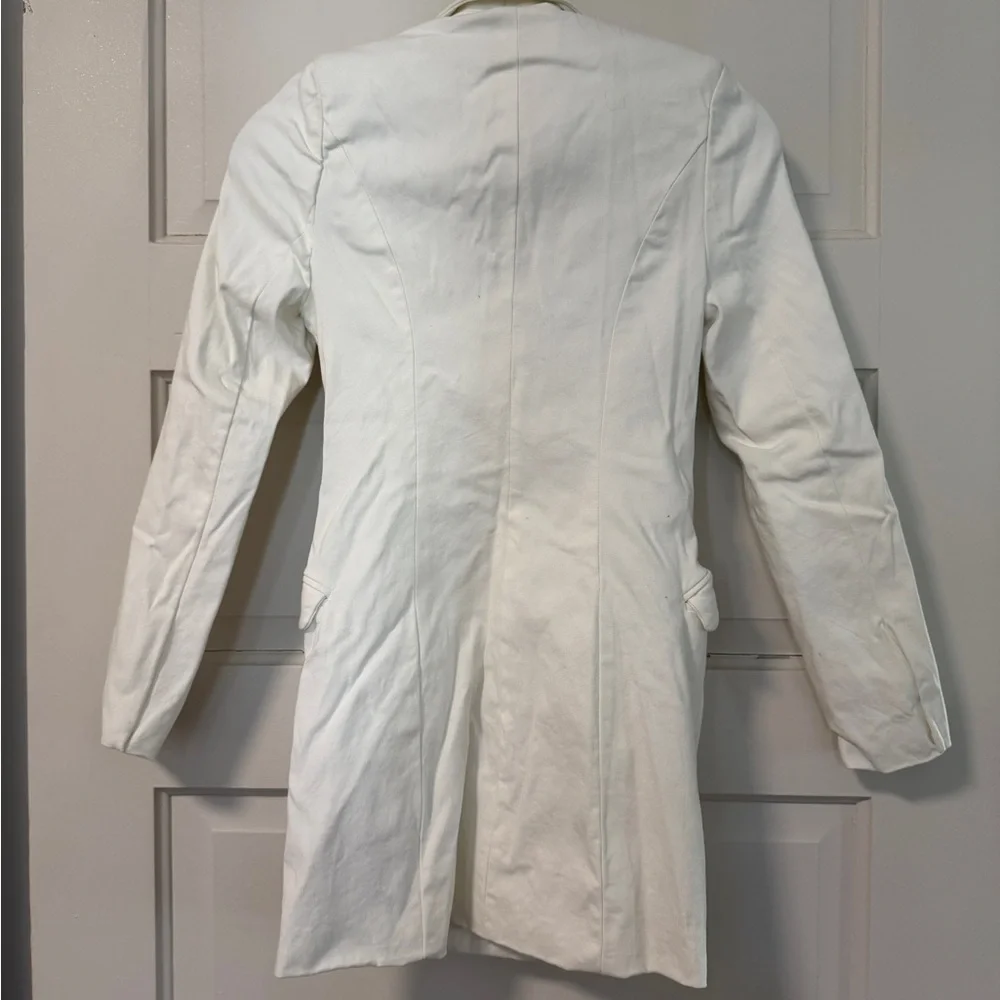 Chic White Double-Breasted Women's Blazer Dress - Picture 2 of 3